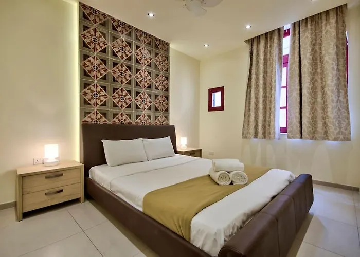 Lucky Star 303 By Vallettastay